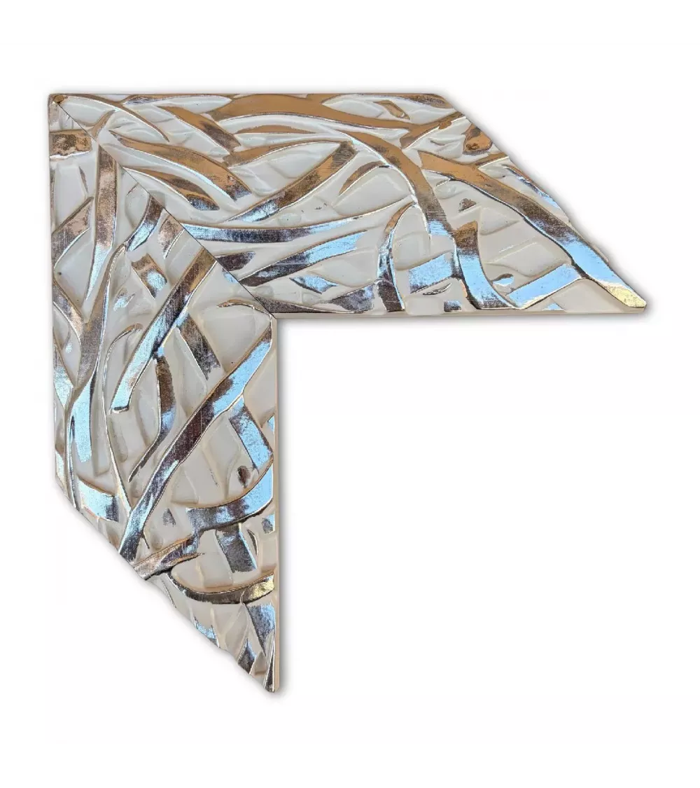 MOLDURA MODERNA BLANCA CON DISEÑO EN PLATA